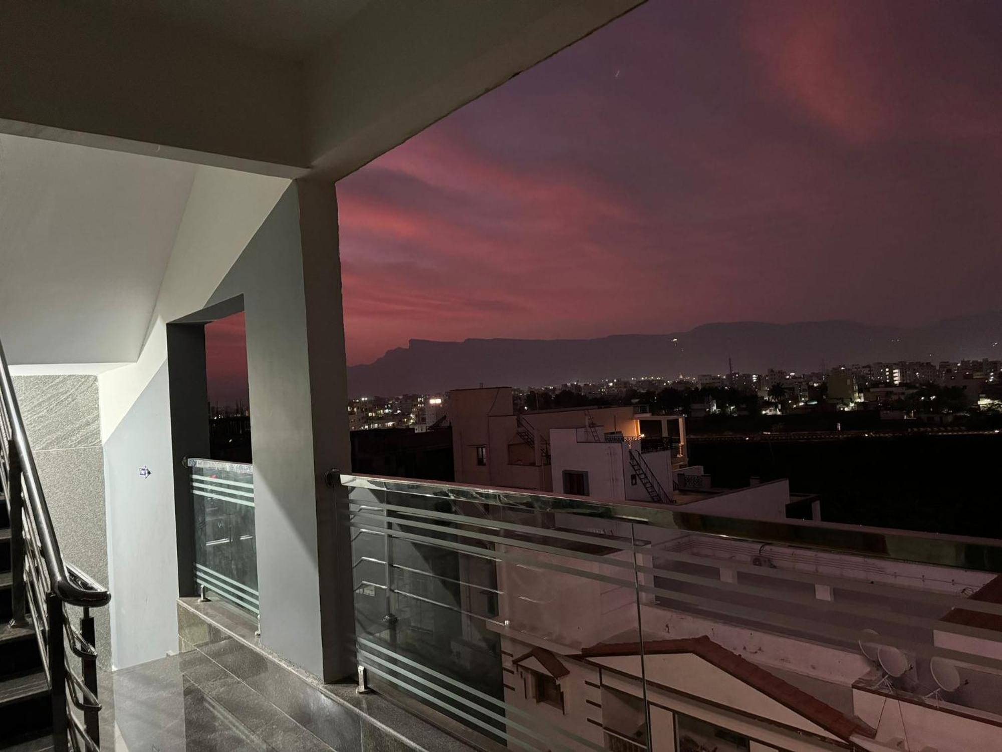 Tirupati Homestay - Ragunatha Resorts - 3Bhk Ac Apartments For Large Families - Free Breakfast - Flyover To Alipiri Gate - Wifi - Android Tv - - Easy Access To Visit All Temples Extérieur photo
